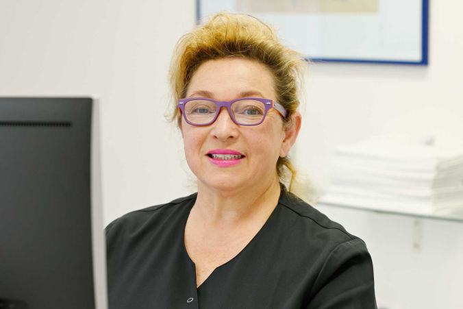 Administration-Frau-Esther-Baccara
