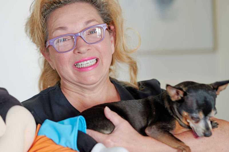 Esther-Baccara-mit-Hundi