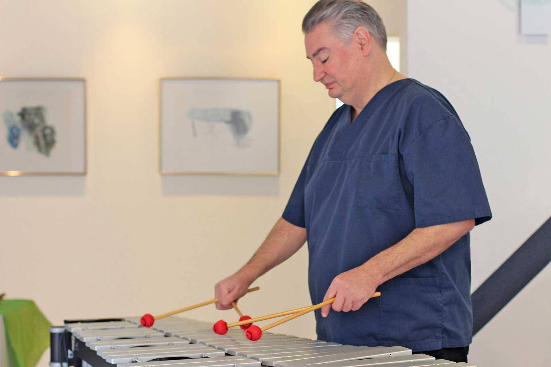 Joe-spielt-das-Vibraphone-in-der Praxis